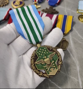 Medaglia di encomio ai servizi congiunti USA al merito - Foto 1 di 3