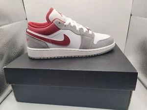 BRAND NEWAIR JORDAN 1 SE DM0589-016 SIZE 4.5Y - Picture 1 of 10