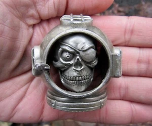 Vtg DEAD PIRATE Belt Buckle 3D Skull DEEP SEA Diving Helmet Weird RARE VG+ - Picture 1 of 4