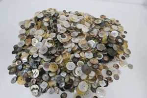 4 Kg  Perlmuttknöpfe -  verschiedene Farben  Ø 1 - 4 cm,  Unbenutzt  Vintage *B8 - Bild 1 von 12