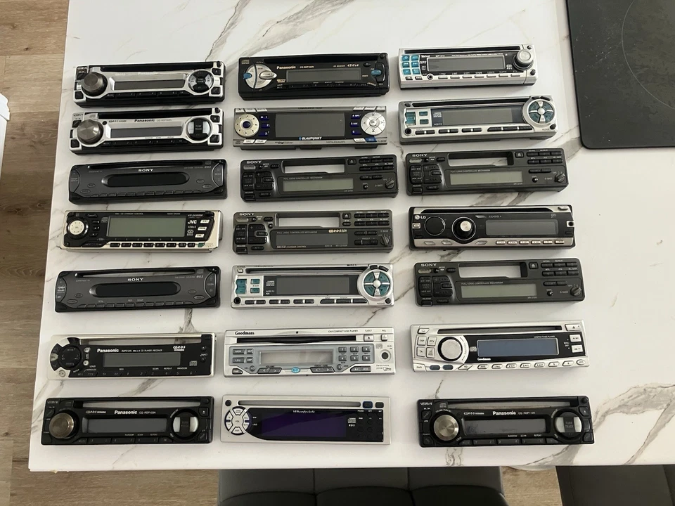 SONY JVC KENWOOD CLARION RADIO FRONTS 63 In Total Job Lot - Image 1 of 4