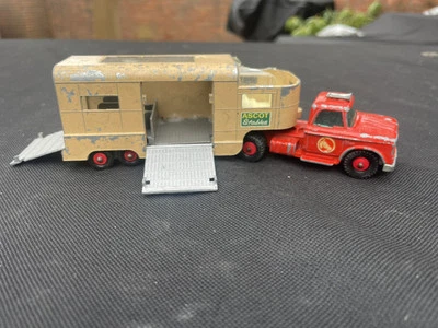 "MATCHBOX" KING SIZE N° X-18 ARTICULATED HORSE VAN MADE IN ENGLAND BY LESNEY - Image 1 of 4