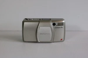 Olympus Superzoom 76s analoge Kompaktkamera 35 mm, silber - getestet - Bild 1 von 12