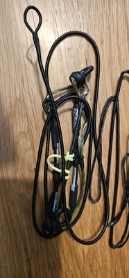  Juego de 32 cuerdas Mathews Halon: 1 cuerda 63 5/8", 2 cables 29 7/8", 2 yugos 13" Foto 1 de 2