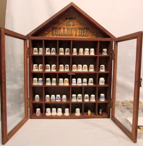 VINTAGE ESTATE LOT OF 51 WHITE PORCELAIN THIMBLES WITHIN WOOD DISPLA (EZS001776) - Picture 1 of 12