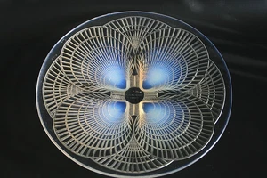 RENE LALIQUE COQUILLE OPALESCENT GLASS PLATE - CIRCA 1924 - Picture 1 of 5