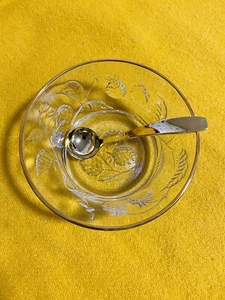 Clear Glass Condiment Bowl Gold Rim Embossed Berry & Leaf Design 5"W 2 1/4" T - Picture 1 of 7