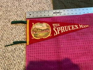 RARO Bandera Banderín Vintage THE SPRUCES MA MASSACHUSETTS Bandera - ENVÍO RÁPIDO - Imagen 1 de 4