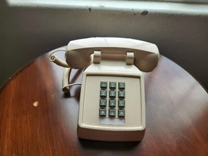 Cortelco 250044-VBA-20MD biurko przewodowy przycisk vintage telefon przetestowany działa! - Zdjęcie 1 z 7