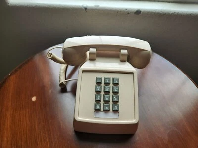 Cortelco 250044-VBA-20MD Desk Corded Push Button Vintage Phone Tested Works! - Image 1 of 4