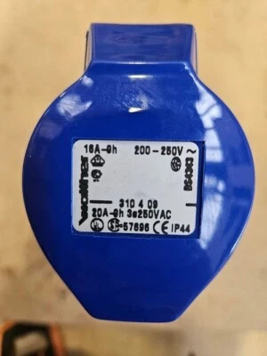 Walther 310409 16A 3P & E 230V coupler IP44 - Image 1 of 3