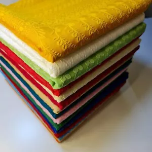 Abito 100% Cotone Broderie Anglaise Tessuto Trapuntato Artigianale al Metro (112cm) - Foto 1 di 47