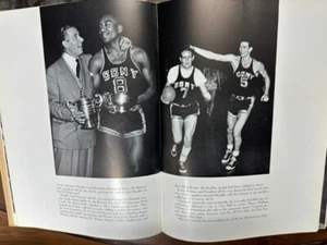 1950 CCNY CITY COLLEGE OF NY MICROCOSM YEARBOOK NCAA & NIT BASKETBALL CHAMPS - Picture 1 of 7