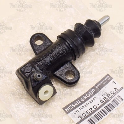 3062048P0A New OEM Nissan XTERRA FRONTIER Clutch Operating Cylinder KA24DE KA24 Foto 1 de 4