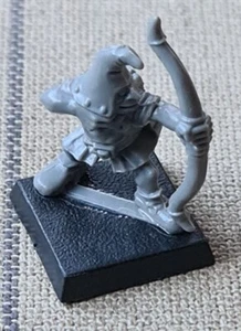 Warhammer Night Goblin Bogenschütze Spiele Workshop Kunststoff - Bild 1 von 3
