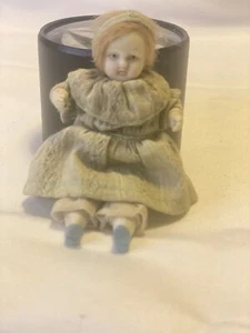 TINY BISQUE DOLL WITH MOVABLE ARMS AND LEGS - Picture 1 of 12