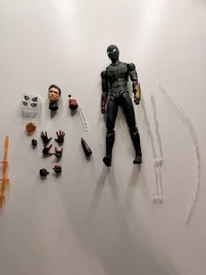 Traje Bandai S.H.Figuarts Spider-Man Negro Dorado No Way Home Foto 1 de 4