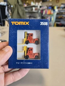 Tomix 3508 N Scale Package of 2 Forklifts - Red - Picture 1 of 4