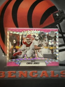 2025 Panini Mosaic - Chris Jones - Pink Fluorescent Prizm - BANG! - Chiefs - Bild 1 von 2