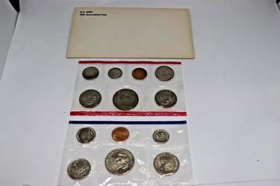 1981 US Mint Set With Original Packaging - Image 1 of 4