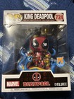 Funko Pop! Deluxe: Marvel - King Deadpool (6 inch) - Diamond Comics (Exclusive)