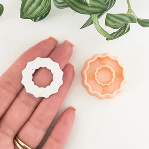 Clay Cutters Wreath Donut • Earring Makers Tools • Star Cutters - Picture 1 of 3
