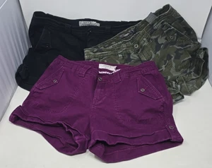 3 Torrid Damen Militärshorts Größe 14 Rollriegel Manschetten Taschen Camouflage schwarz weinrot - Bild 1 von 11