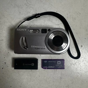 Sony Cyber-shot DSC-P10 Silver 5.0 MP 3X Optical Zoom Compact Digital Camera - Picture 1 of 13