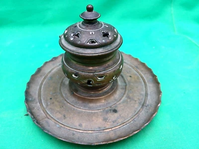 JOLI ENCRIER EN BRONZE DE FORME RONDE AVEC GODET CENTRAL XIXème Encensoir - Photo 1/4