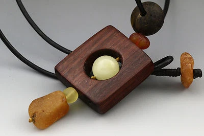 手工制作木制黑橡木和正品波罗的海琥珀吊坠皮革 14.2 克 — 第 1/4 张图片