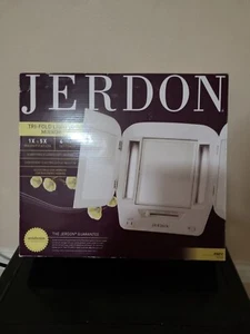 Jerdon Euro Tri-Fold beleuchteter Schminkspiegel JGL10W 4 Lichteinstellungen 5-fach vergrößern - Bild 1 von 3