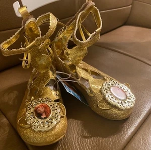 Neu mit Etikett Disney Store Brave Merida goldfarbene Gladiator-Sandale Kostüm Schuhe 9 10 - Bild 1 von 3