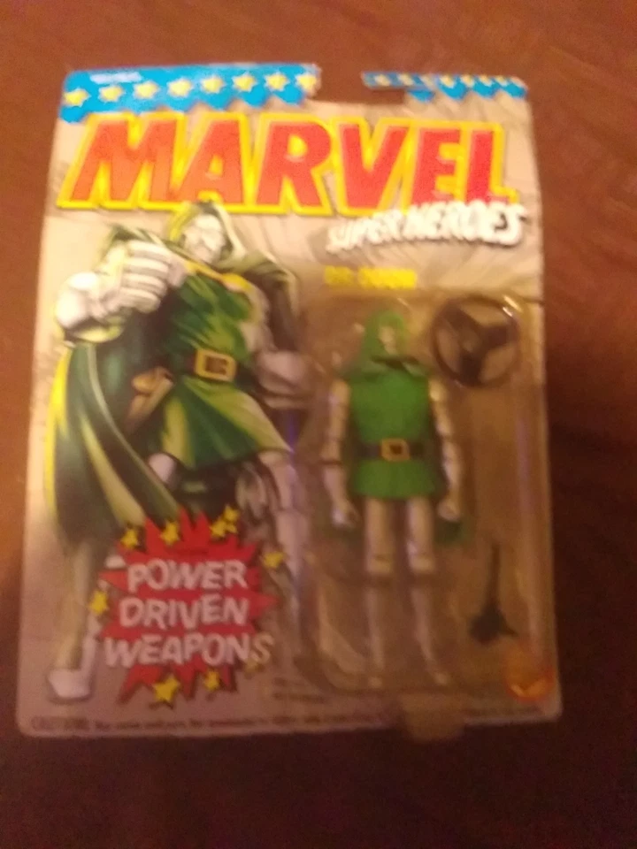 Dr. Doom 4.5" Figure, Marvel Super Heroes - 1993 Toy Biz NEW 011 TC82 - Image 1 of 4