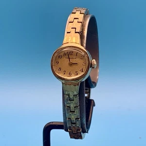 CARAVELLE By BULOVA Women’s Swiss Made Vintage 1980 Hand Wind Watch Working Cond - Picture 1 of 19