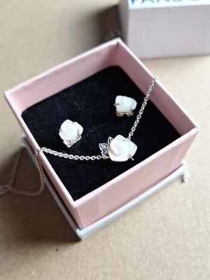 Pandora Weiße Rosen Halskette 45 cm. und Ohrstecker Set. Silber 925 - Bild 1 von 4