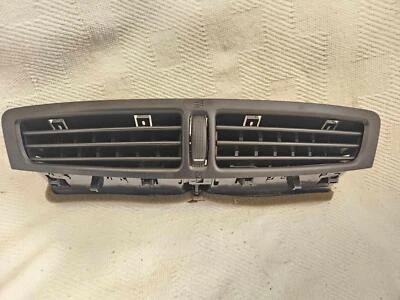 2013-2019 Ford Escape or 2013-2018 Ford C-Max LOWER center dash vent CJ5Z19893BJ - Imagem 1 de 4