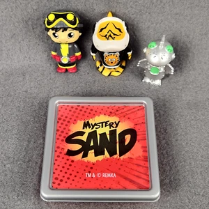 "Mini figuras de acción Ryan's World de 2"" Mystery Sand Tiger Shark Super Spy Ryan" - Imagen 1 de 8