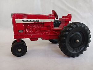 VIntage, "Ertl" International/Farmall 656 Tractor diecast 1:32 scale MADE IN USA
