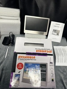 Sylvania 7 Inch Digital Photo Frame Open Box - Picture 1 of 7