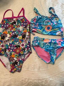 Lot of 2 Girls swimsuits size 10 Breaking waves and Speedo  EUC - Picture 1 of 3