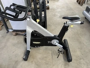 TECHNOGYM Group Cycle Indoor Cycling Bike lautlose Magnetbremse, Top, Rechnung - Bild 1 von 8