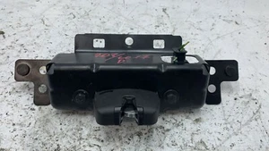 Piezas de Repuesto Utiliza, Cerradura Maletero Peugeot 208 - Imagen 1 de 2