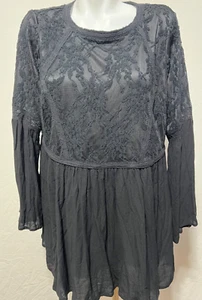 NUEVO CON ETIQUETAS Torrid Mujeres Negro Top Camisa Túnica Peplum Encaje Manga Campana Rayón Talla 1 1X - Imagen 1 de 8