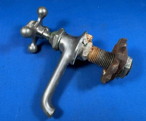 C.1930 Spültischarmatur mit "kalter" Porzellankappe, öffnet/schließt, Messing mit Nickelplatte - Bild 1 von 11