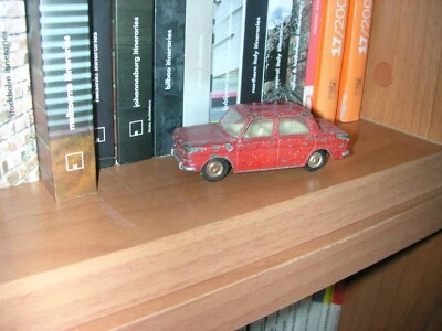 DINKY TOYS SIMCA 1000 - SCALA 1:43 - COME DA FOTO - qualche chips.... - Immagine 1 di 2