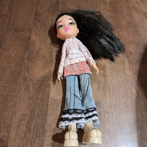 Snowkissed Jade Bratz Doll CLOTHED shoes pink lipstick - Picture 1 of 4