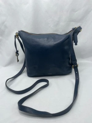 Cartera Bandolera Pequeña de Cuero Azul Fossil Tono Dorado Herrajes Cuadrados Foto 1 de 4