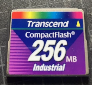 Transcend Industrial CF 256 MB mit DOS, Tools und Spielen für PC/XT/AT - Afbeelding 1 van 2