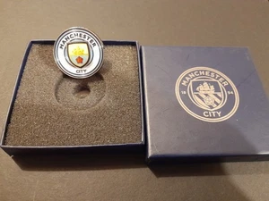 Manchester City MCFC Boxed Pin Badge 2016, Cityzens, Official Merchandise. Neu. - Bild 1 von 5