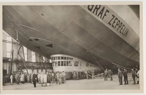 Foto postal real Graf Zeppelin in a Hangar, 1935, Alemania - Imagen 1 de 2